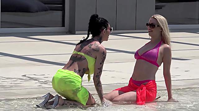 FFM threesome with wife Kelly Stafford and her friend Megan Inky