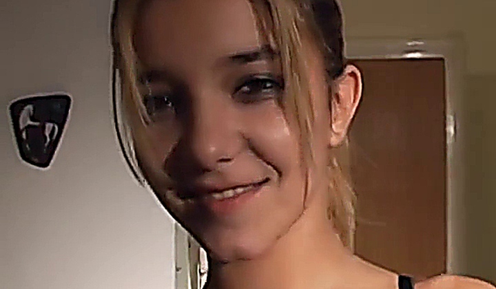 18 year old amateur fucked on camera for the first time!