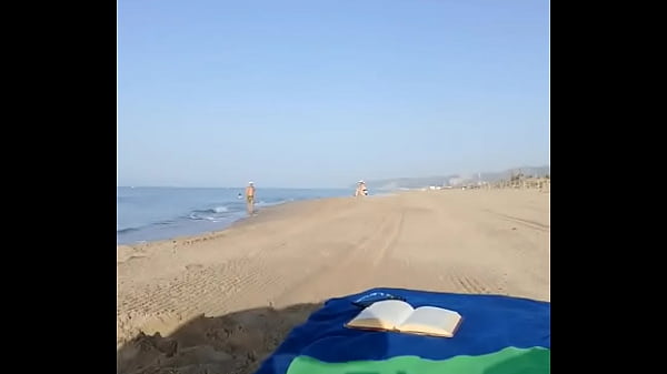 Let's sunbathe, can you put sunscreen on for me? ??️??...#beach #summer #Wednesday #topless #bikini #... 16 sec