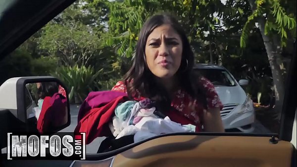 Stranded Teens - (Kendra Spade) - Stranded Slut Sucks Another Dick - MOFOS 11 min