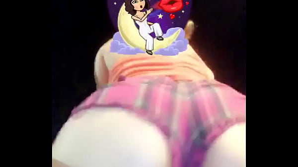 Sno showing her fat ass 16 sec