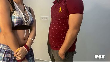 Personal Gym Trainer took advantage of the opportunity and fucked Alisha. 15 min