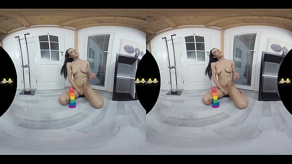 VIRTUALPEE - Nicol Love In Yoga Pants 84 sec