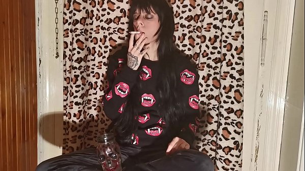 goth girl after a long day behind the scene pt1 HD 5 min