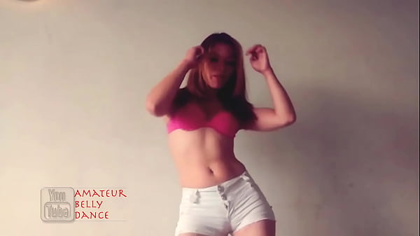 Sexy Latina Big Booty Ass Twerking At Home 2 min