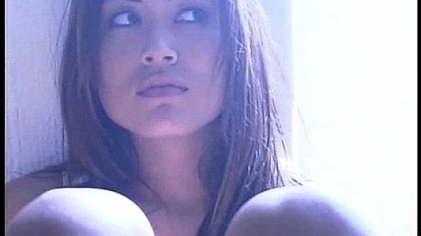 Kira kener thrill 2